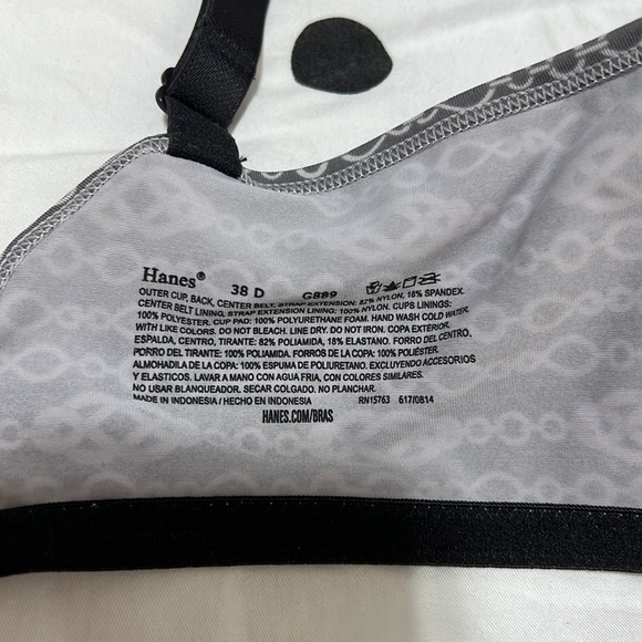 Bundle of 38D Bras - Picture 7 of 9